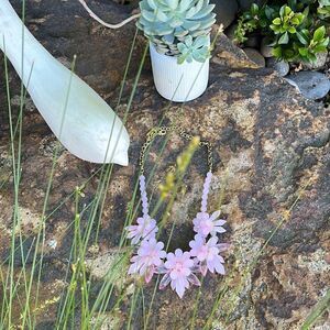 Light pink flower necklace 18 inches